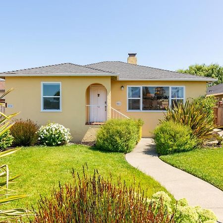 Spacious Renovated Petaluma Home- Pool Table, Fire Pit, Parking Bagian luar foto