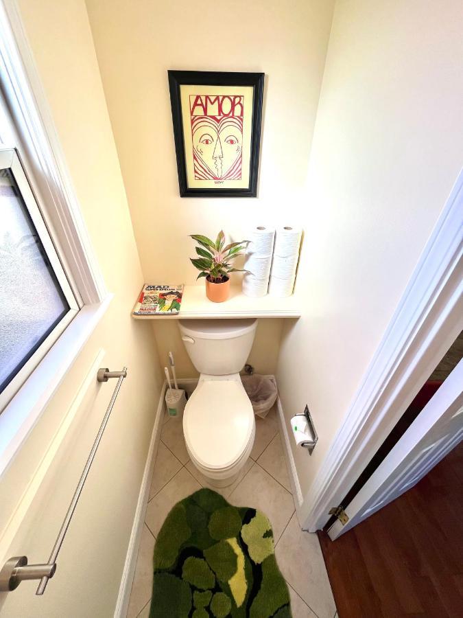 Spacious Renovated Petaluma Home- Pool Table, Fire Pit, Parking Bagian luar foto