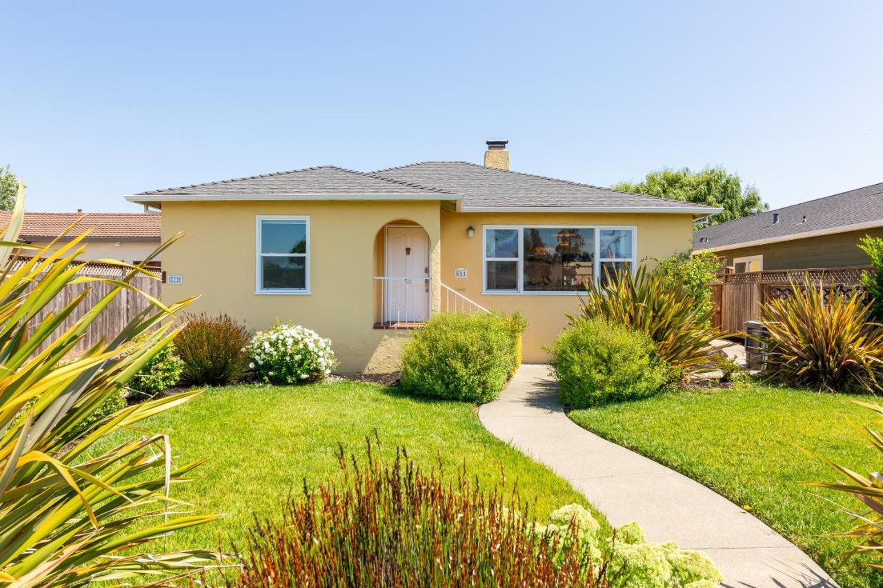 Spacious Renovated Petaluma Home- Pool Table, Fire Pit, Parking Bagian luar foto